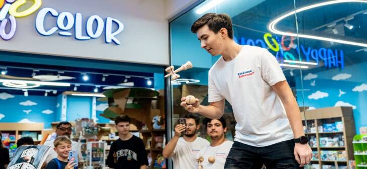 kendama-iulius-town-2-728×336.jpg